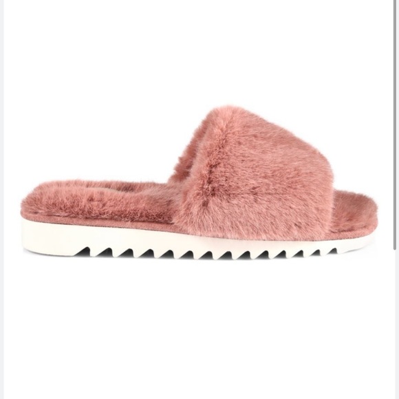 Women's Eira Faux Shearling Slides
In Sweet Rose size 40 - Picture 3 of 9